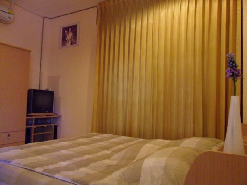 Surada Guesthouse Udon Thani Bagian luar foto